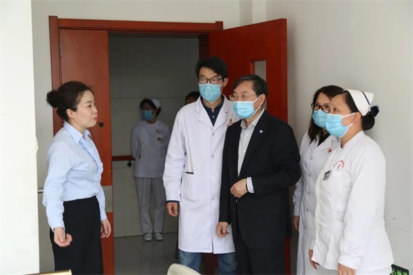 通用技術集團總經理、黨組副書記陸益民到通用醫(yī)療西安醫(yī)院調研(圖1)