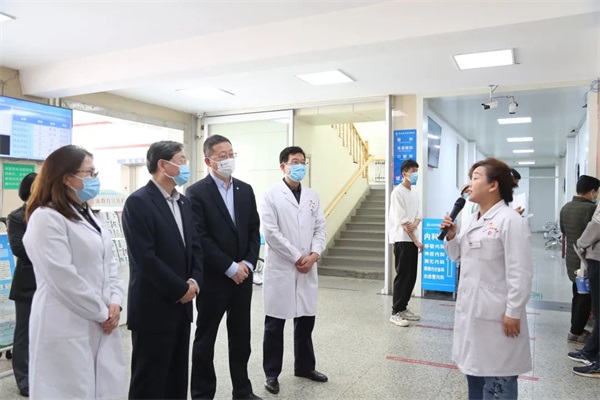 通用技術集團總經理、黨組副書記陸益民到通用醫(yī)療西安醫(yī)院調研(圖3)